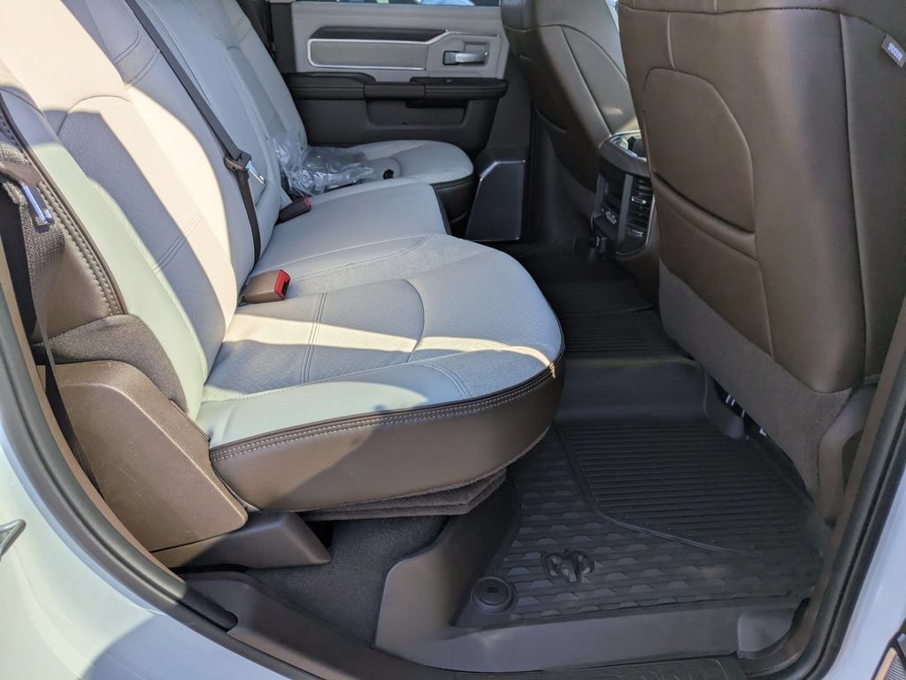 New 2026 RAM 2500 Laramie AWD/4WD image 33
