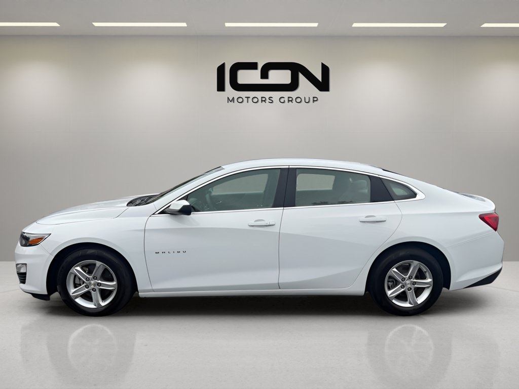 Used 2024 Chevrolet Malibu LT FWD image 2