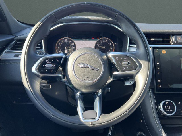 Used 2024 Jaguar F-PACE R-Dynamic S image 30