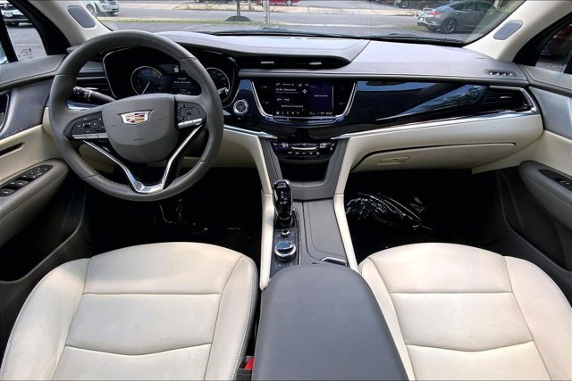 Used 2024 Cadillac XT6 Premium Luxury w/ LPO, Floor Liner Package AWD/4WD image 15