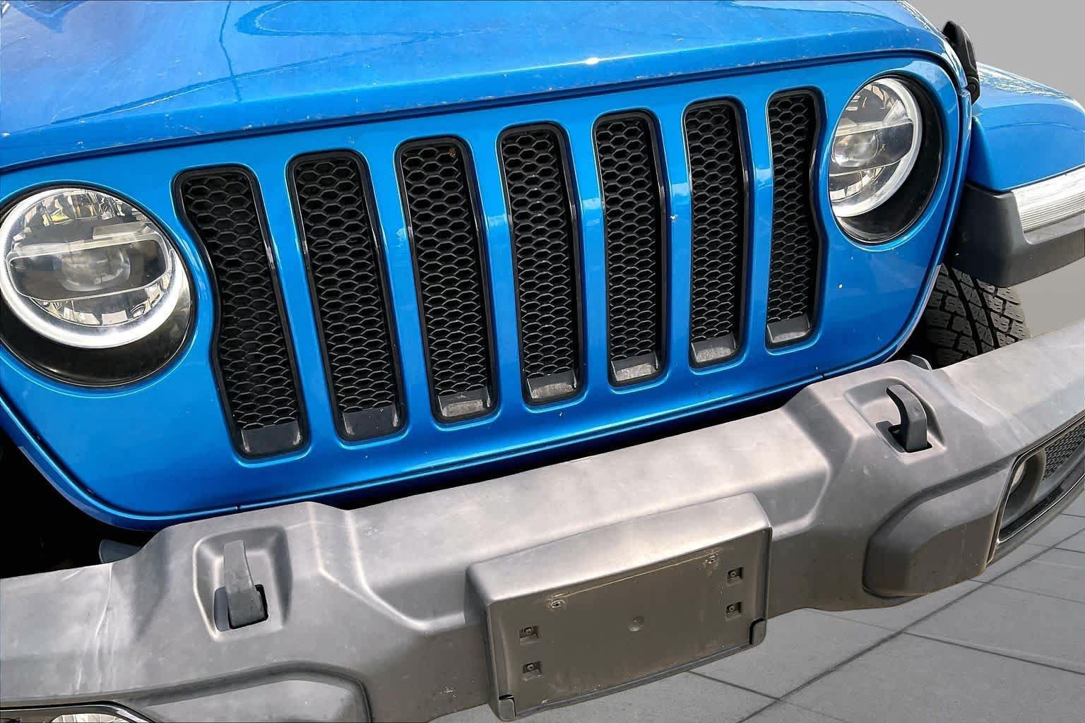 Used 2022 Jeep Wrangler Unlimited Sahara AWD/4WD image 28
