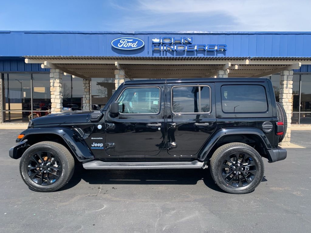 Used 2023 Jeep Wrangler Unlimited Sahara w/ Cold Weather Group AWD/4WD image 6