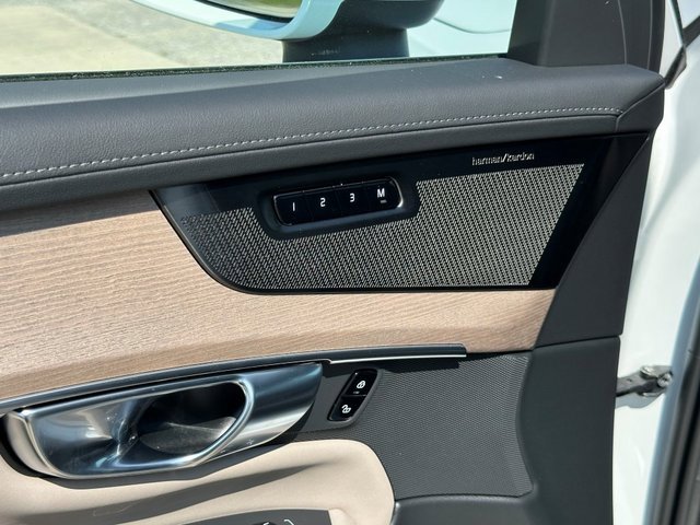 New 2026 Volvo XC90 T8 Plus image 17