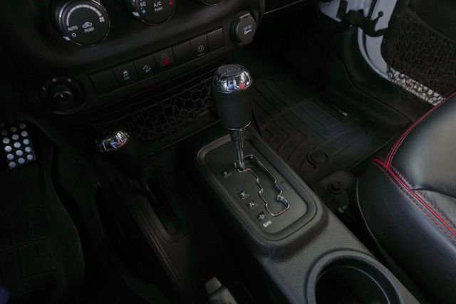 Used 2016 Jeep Wrangler Unlimited Rubicon w/ Connectivity Group image 47