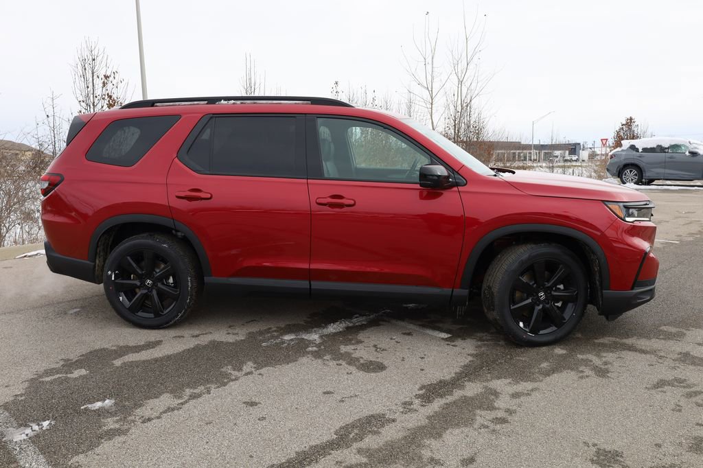 New 2025 Honda Pilot Black Edition image 7