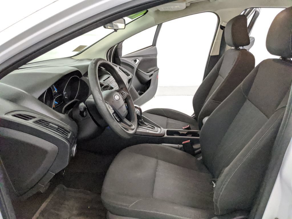 Used 2015 Ford Focus SE FWD image 13