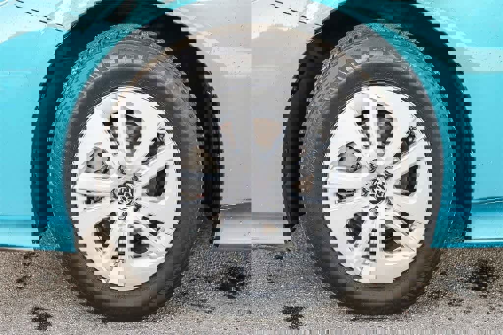 Used 2018 Toyota Prius Prime Plus image 11