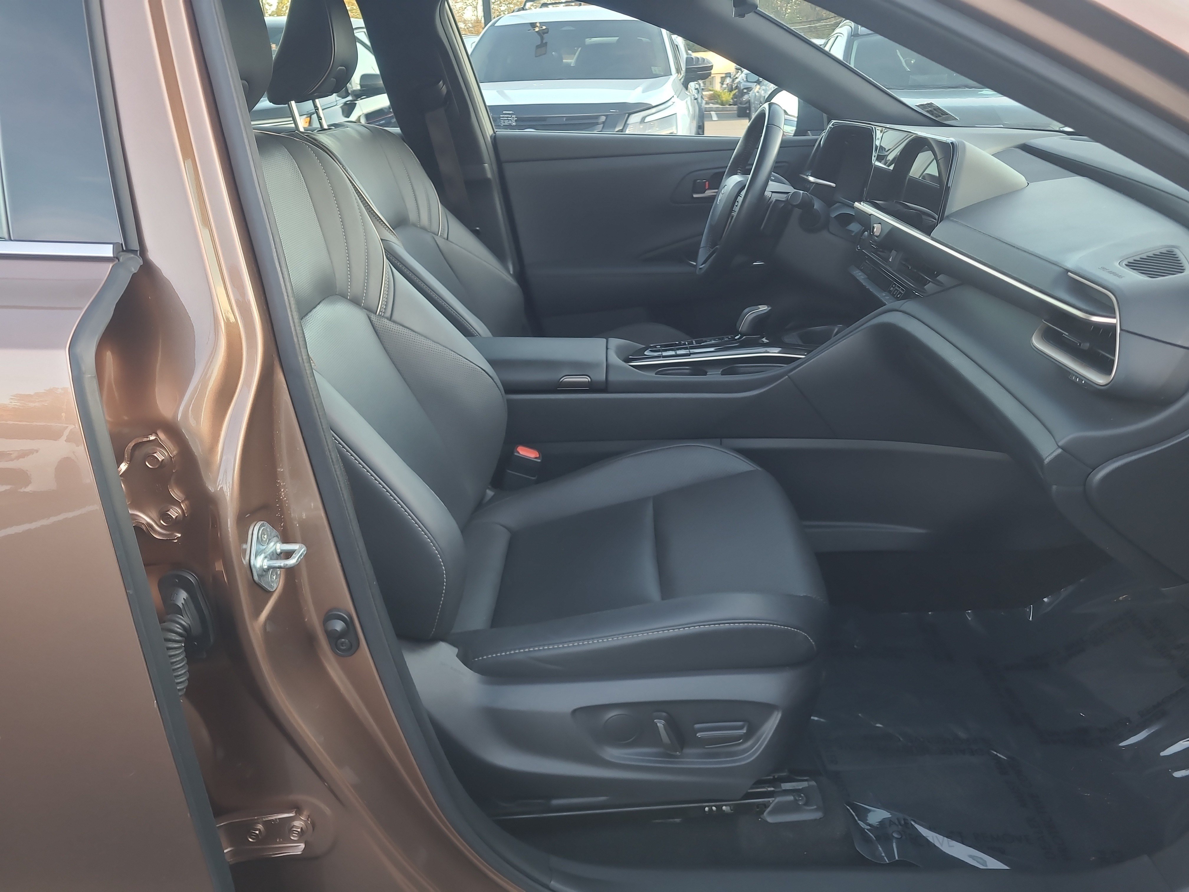 Certified 2025 Toyota Crown Signia AWD/4WD image 17