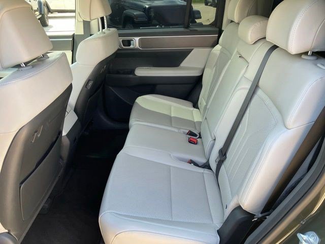 Used 2025 Hyundai Santa Fe SEL AWD/4WD image 24