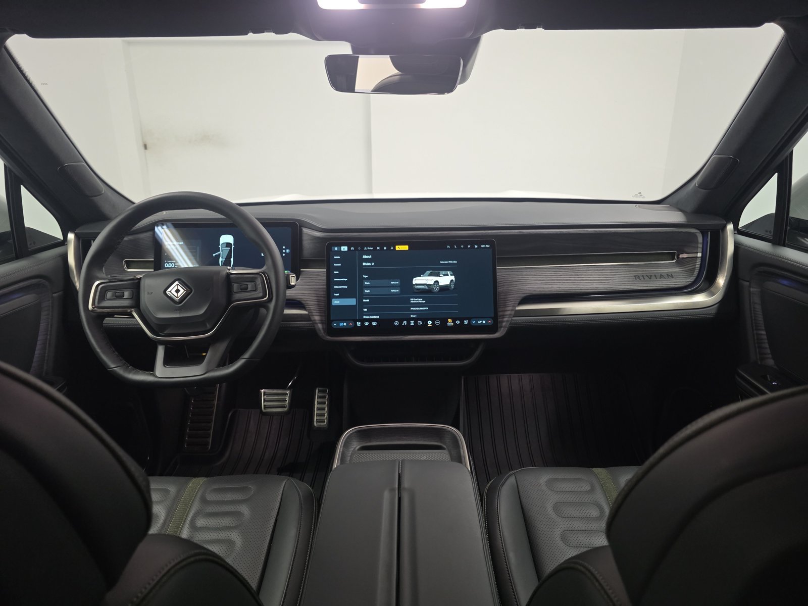 Used 2024 Rivian R1S Adventure Quad AWD/4WD image 27