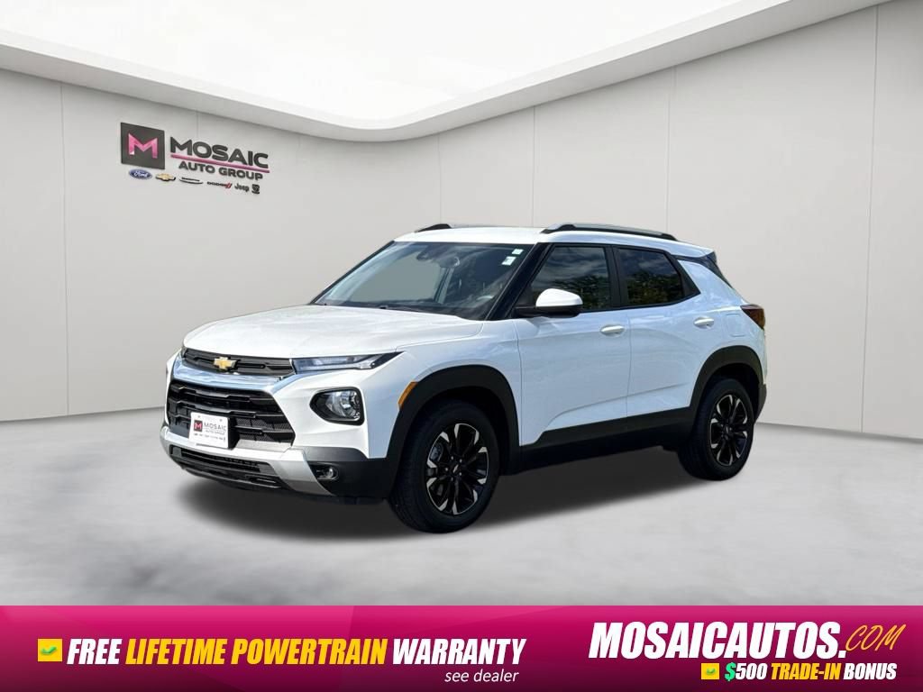 Used 2022 Chevrolet TrailBlazer LT w/ Convenience Package FWD image 3