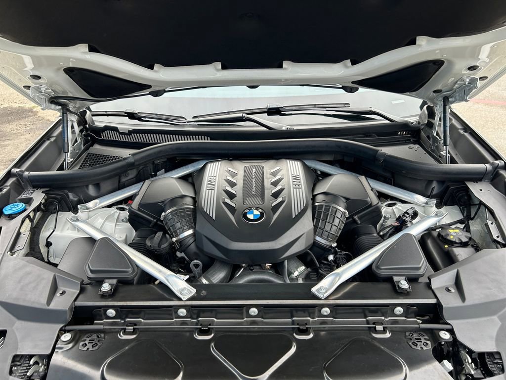 Used 2022 BMW X5 M50i w/ Premium Package image 29