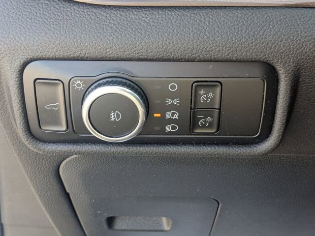 Used 2023 Ford Explorer Limited image 16