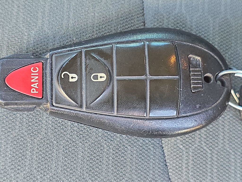 Used 2016 RAM 2500 Tradesman w/ Chrome Appearance Group image 33