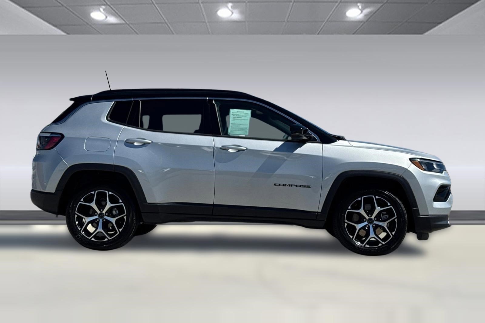 Used 2025 Jeep Compass Limited image 2