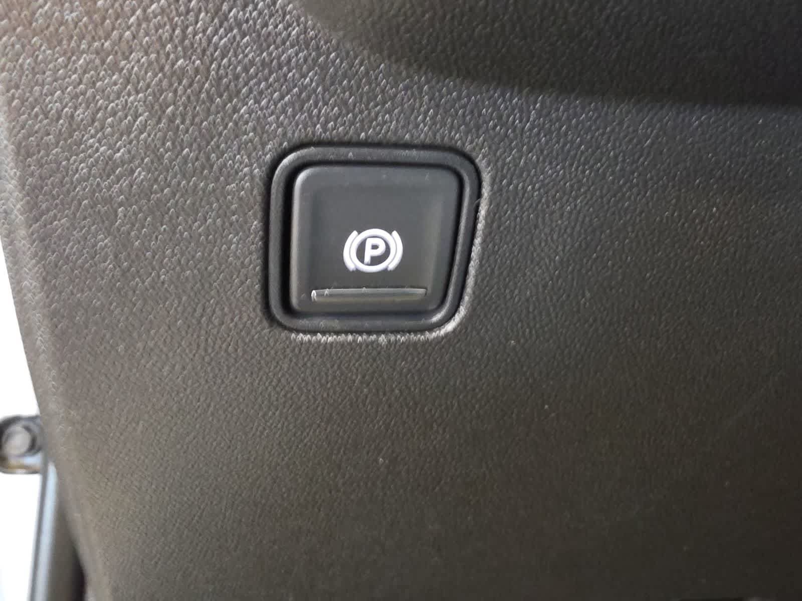 Used 2023 GMC Terrain SLT w/ Infotainment Package II AWD/4WD image 20