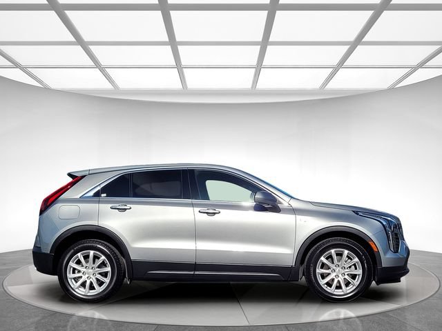 Certified 2023 Cadillac XT4 Luxury w/ Cold Weather Package FWD image 3