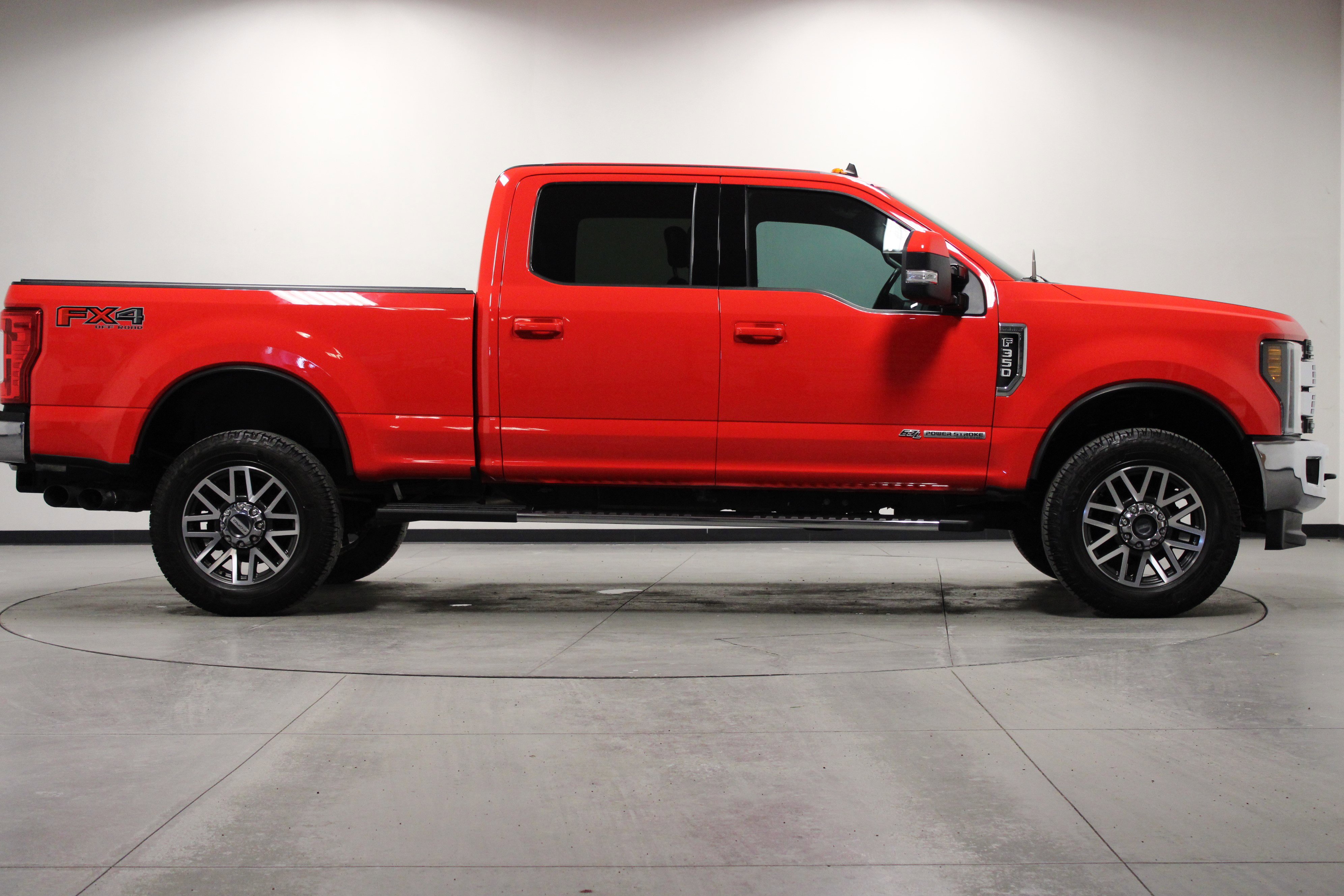 Used 2019 Ford F250 Lariat w/ Lariat Value Package image 3