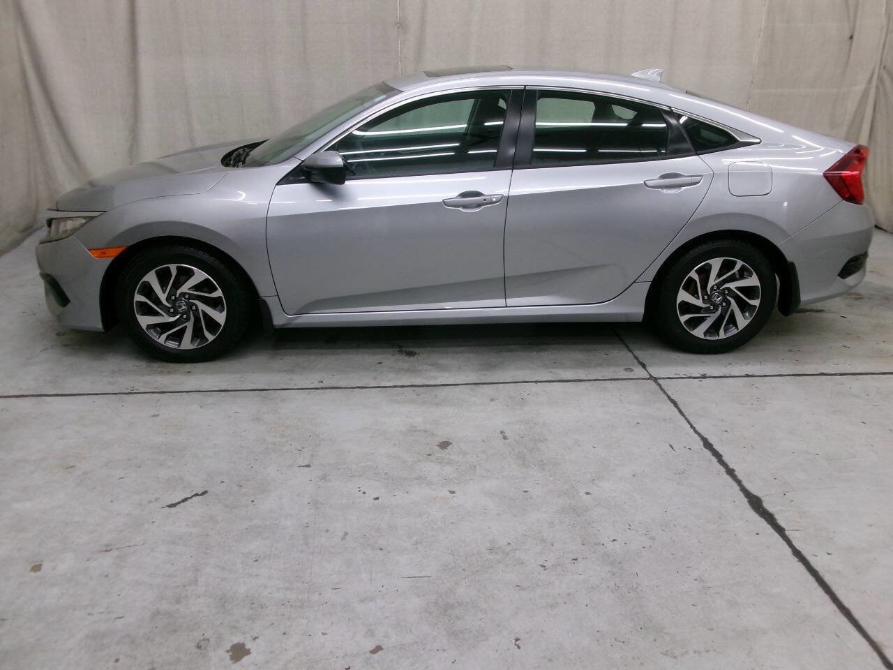 Used 2017 Honda Civic EX image 4
