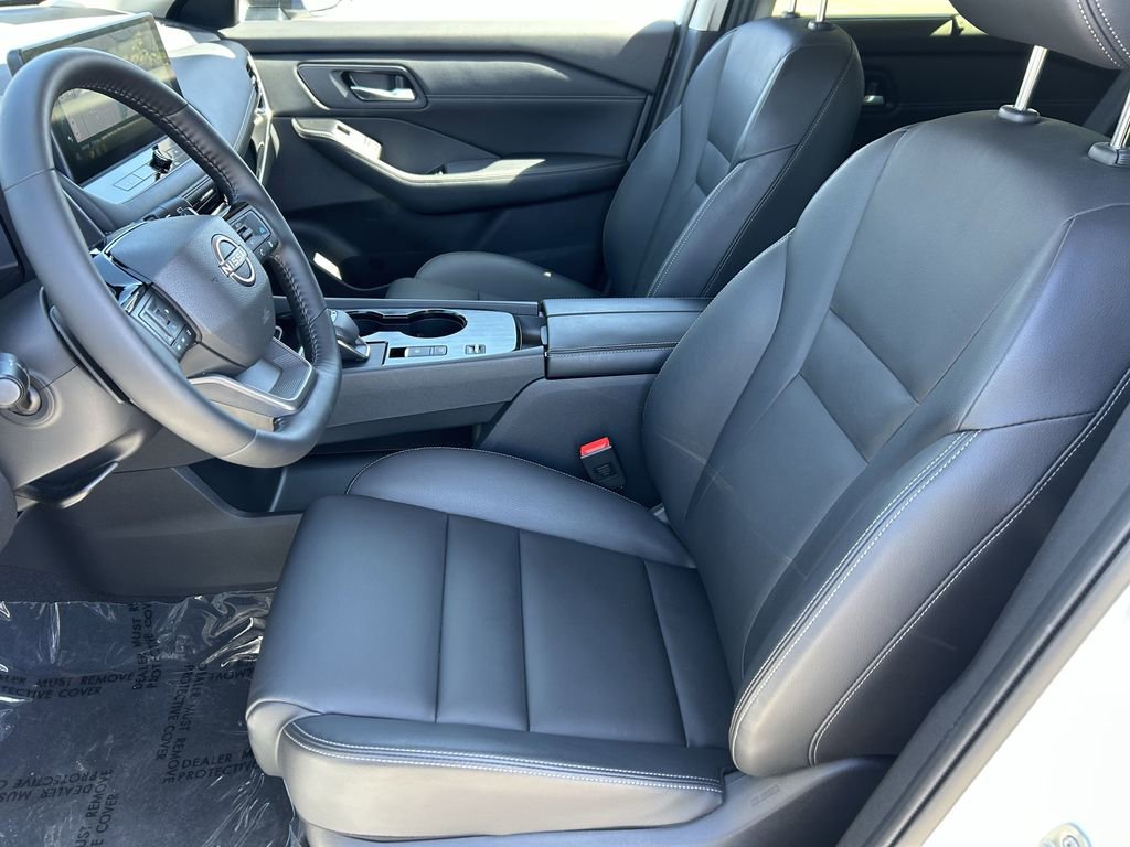 Used 2025 Nissan Rogue SL w/ SL Premium Package image 16