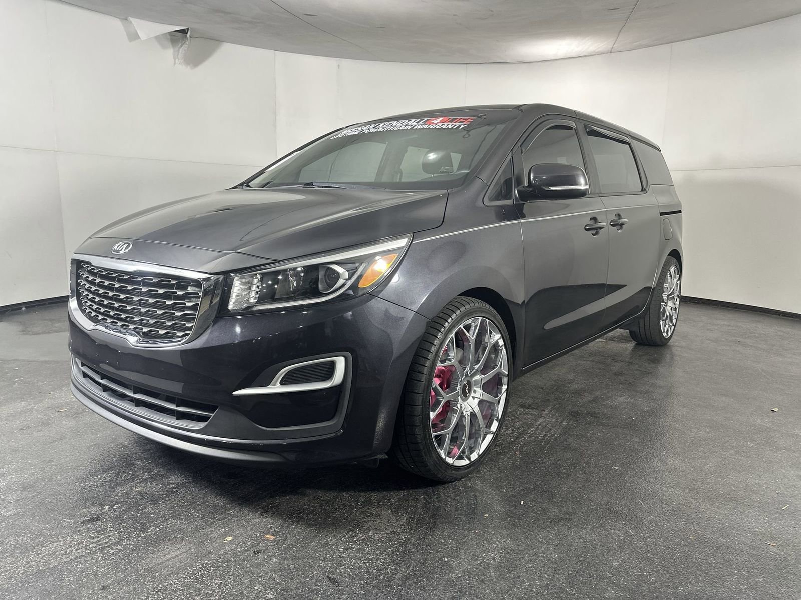 Used 2021 Kia Sedona LX image 4