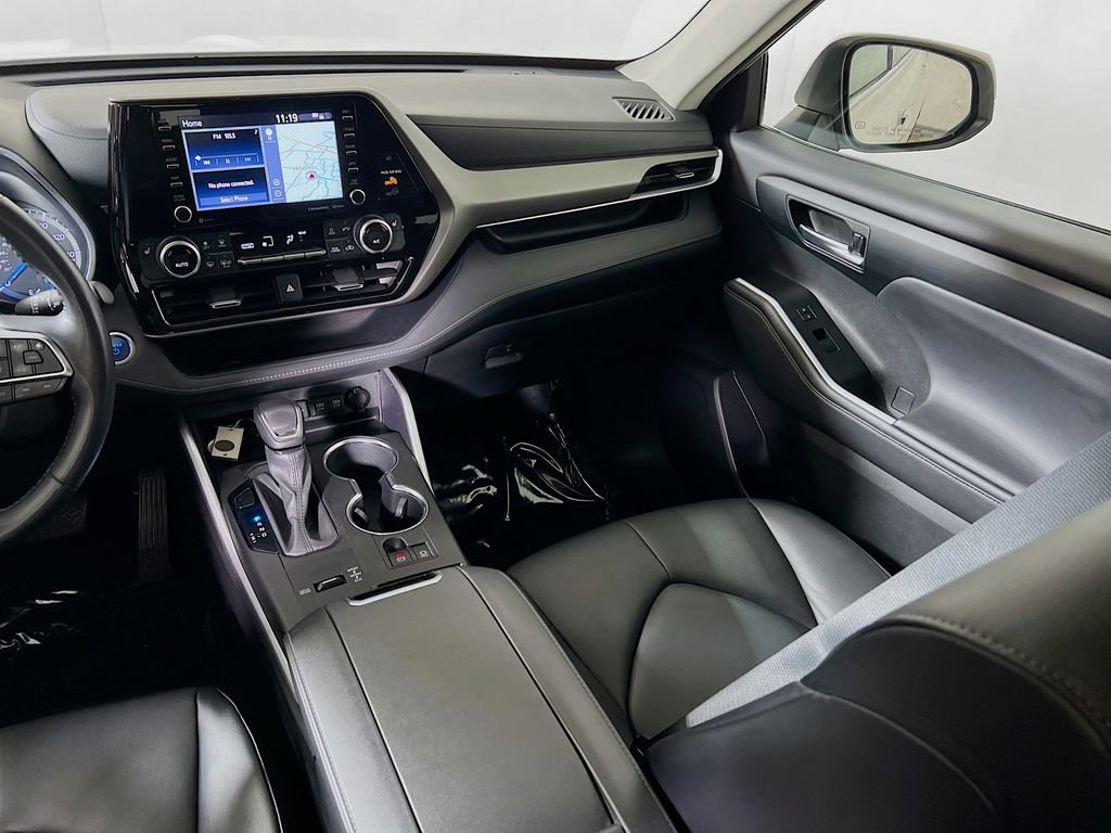 Certified 2020 Toyota Highlander XLE AWD/4WD image 22