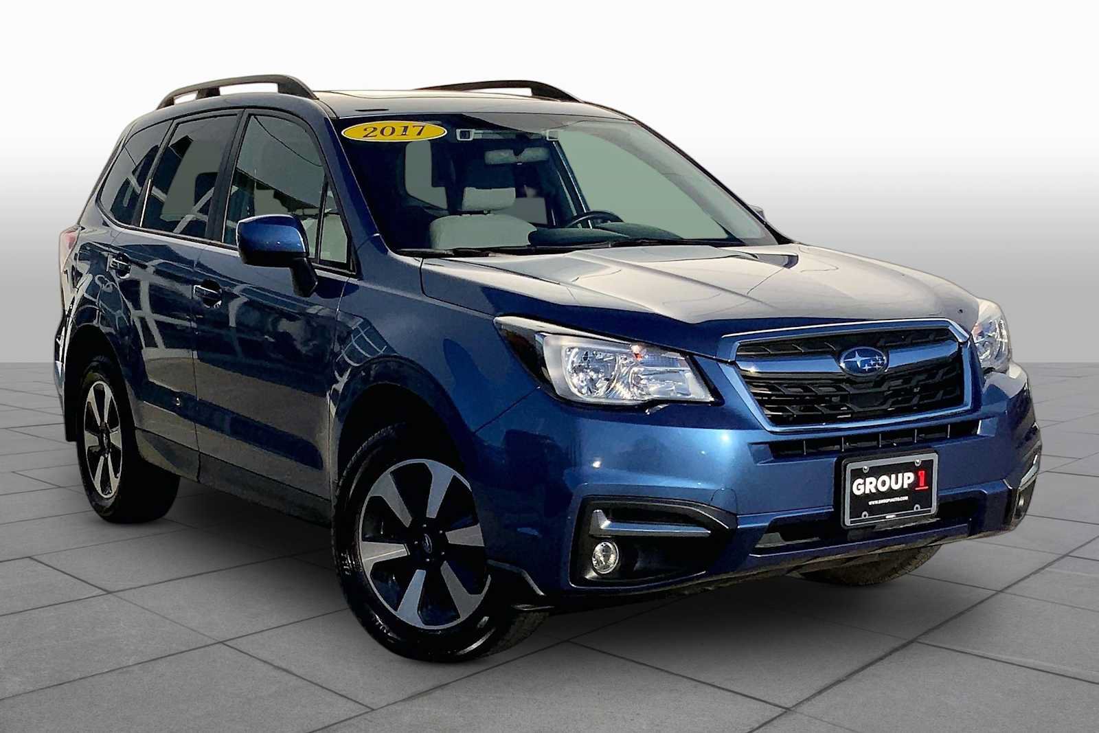 Used 2017 Subaru Forester 2.5i Premium AWD/4WD image 2