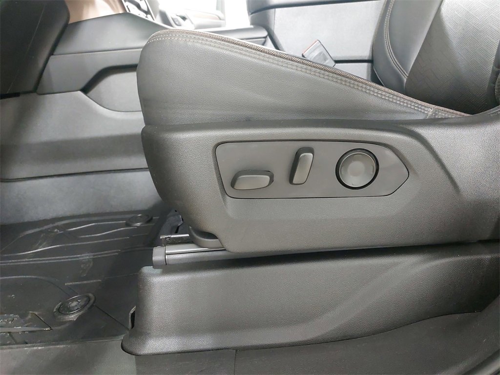 Used 2021 Chevrolet Suburban High Country image 36