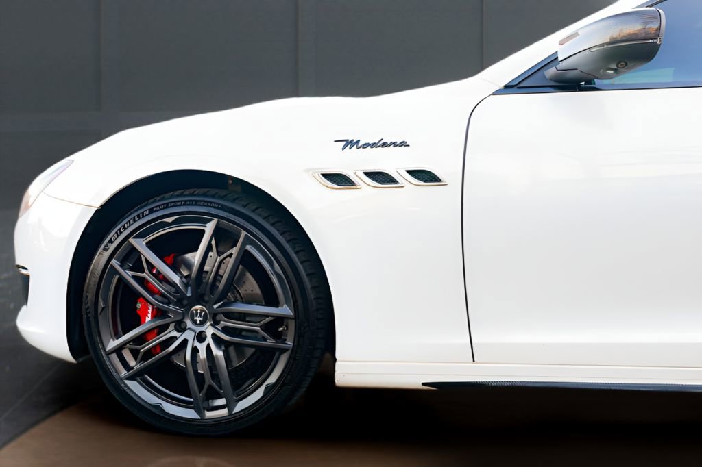 Used 2022 Maserati Quattroporte Modena image 11