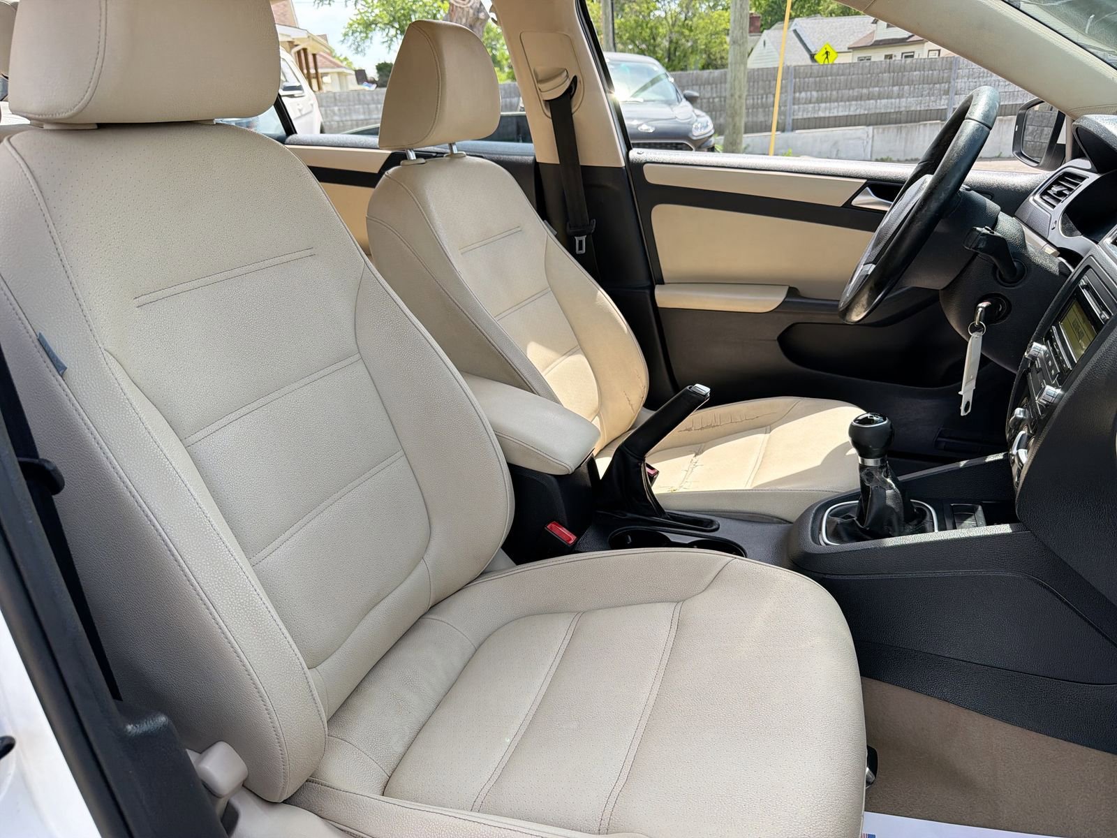 Used 2011 Volkswagen Jetta SE FWD image 22
