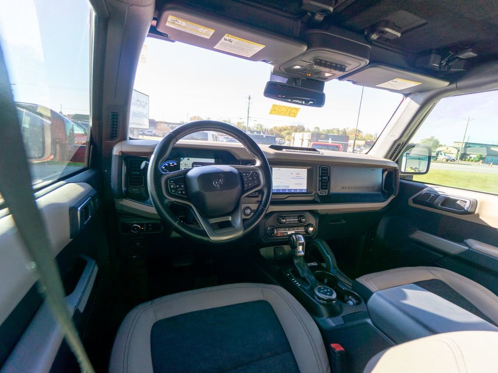 Used 2023 Ford Bronco Wildtrak image 15