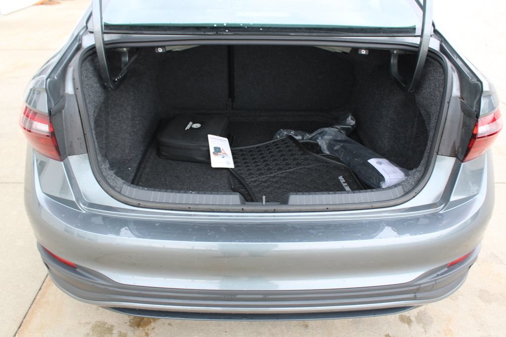 Certified 2024 Volkswagen Jetta Sport FWD image 26