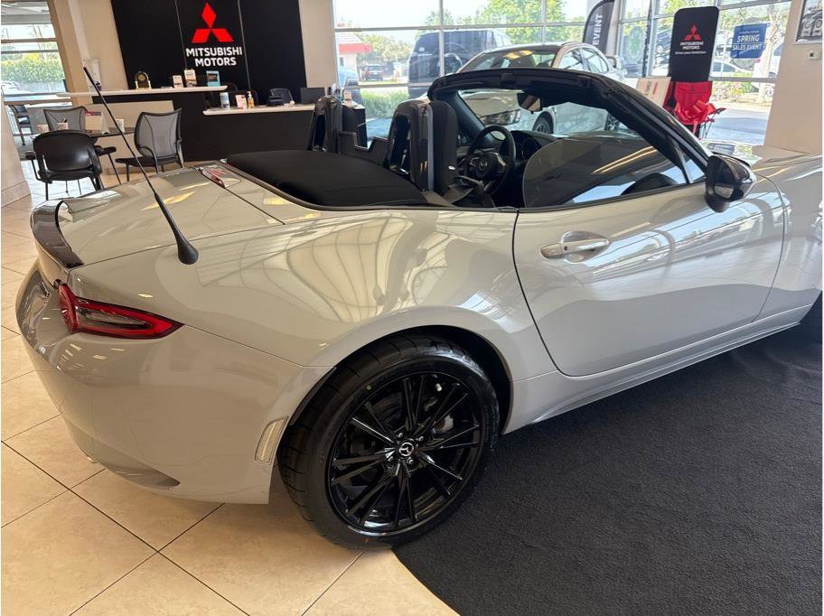 Used 2024 MAZDA MX-5 Miata Club RWD image 21