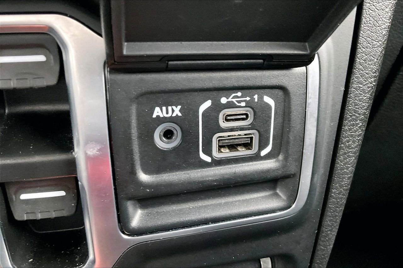 Certified 2025 Jeep Wrangler Unlimited Rubicon w/ Convenience Group image 17