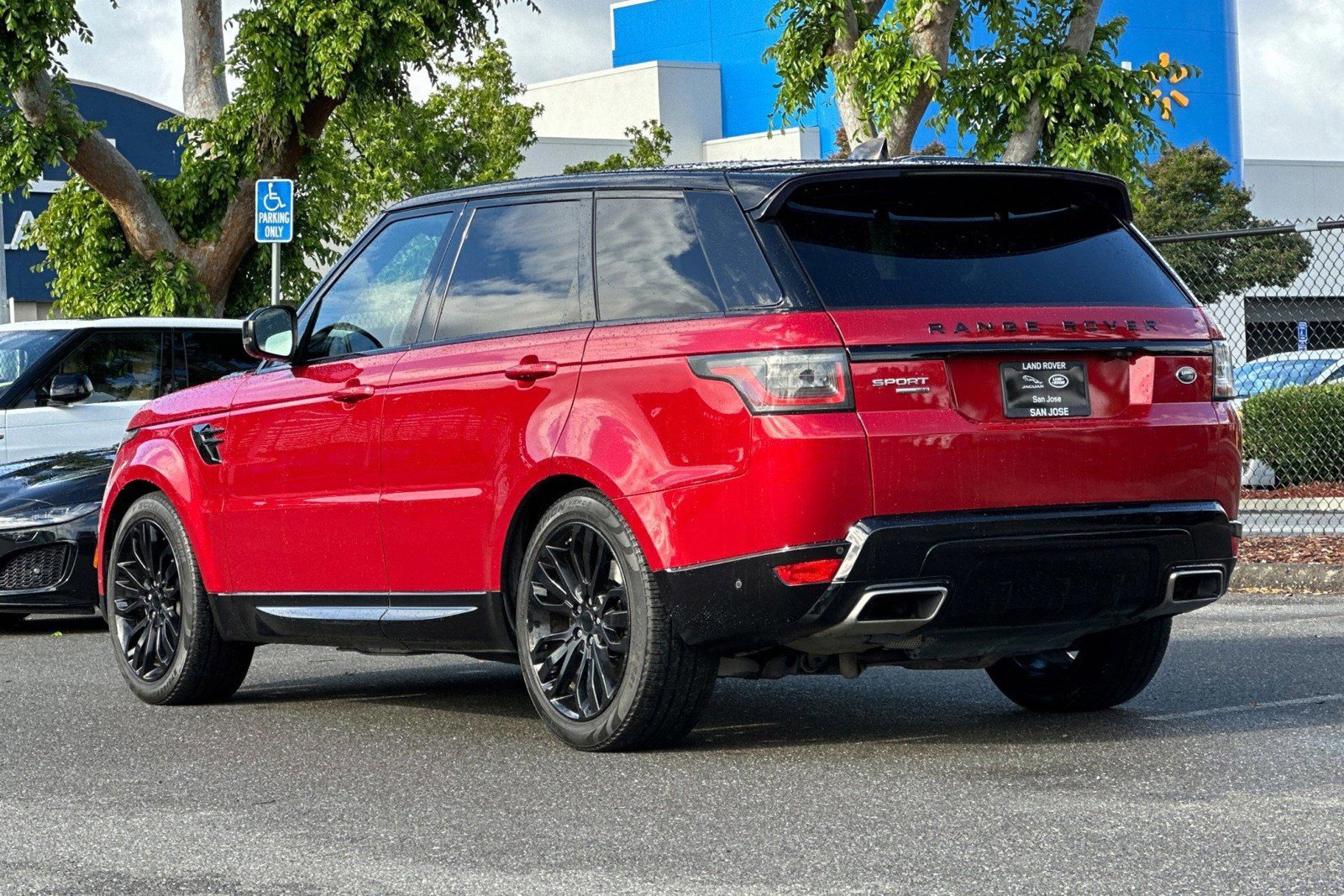 Used 2019 Land Rover Range Rover Sport HSE image 3
