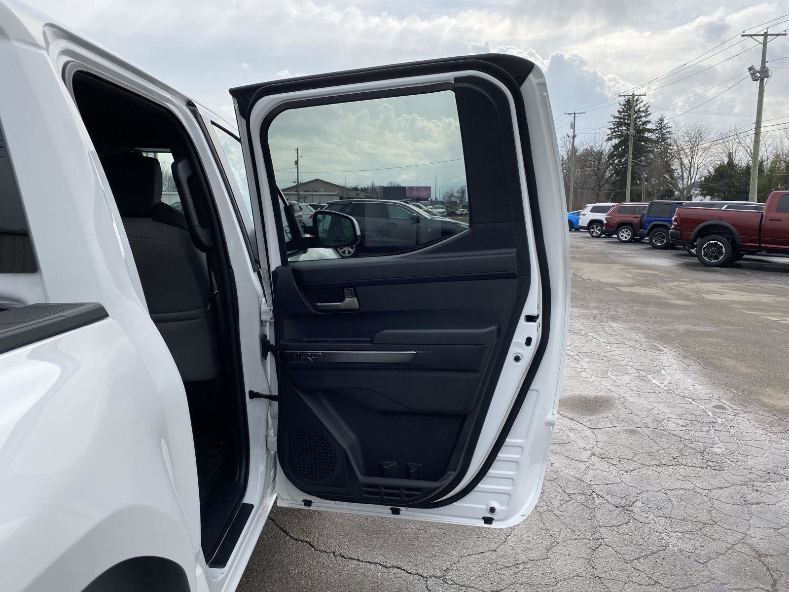 Used 2025 Toyota Tacoma TRD Off-Road image 29