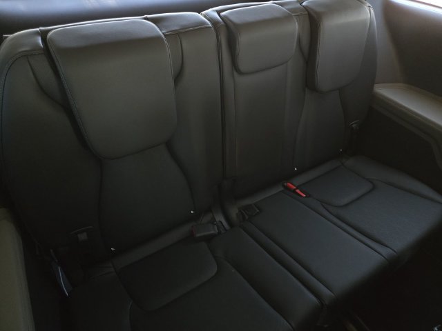 Used 2026 Kia Carnival FWD image 12