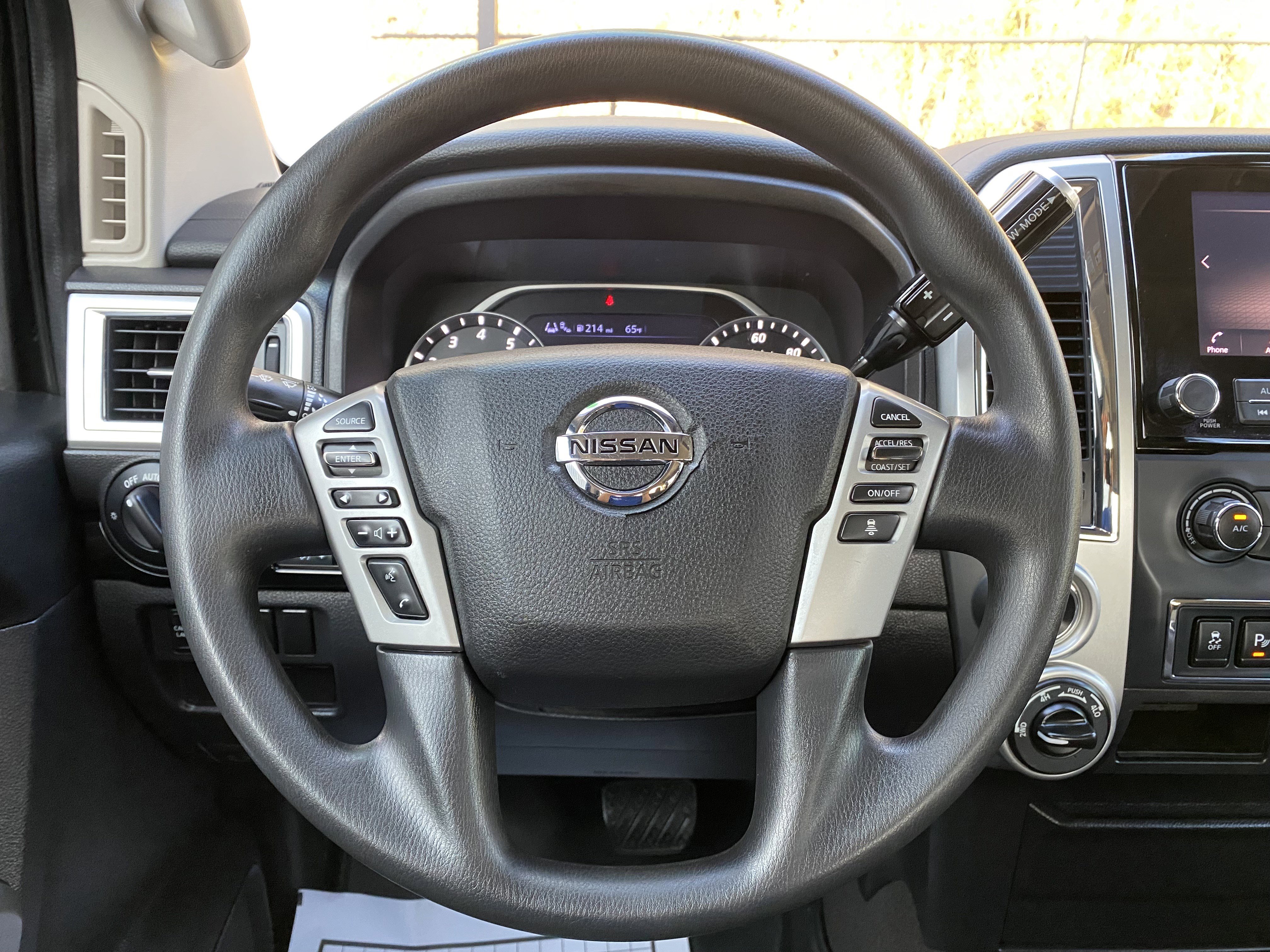 Used 2021 Nissan Titan SV AWD/4WD image 19