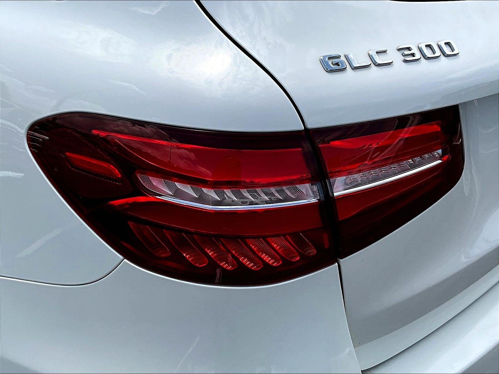Used 2018 Mercedes-Benz GLC 300 4MATIC image 23