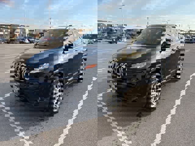 Used 2017 Jeep Cherokee Latitude w/ Comfort/Convenience Group image 1