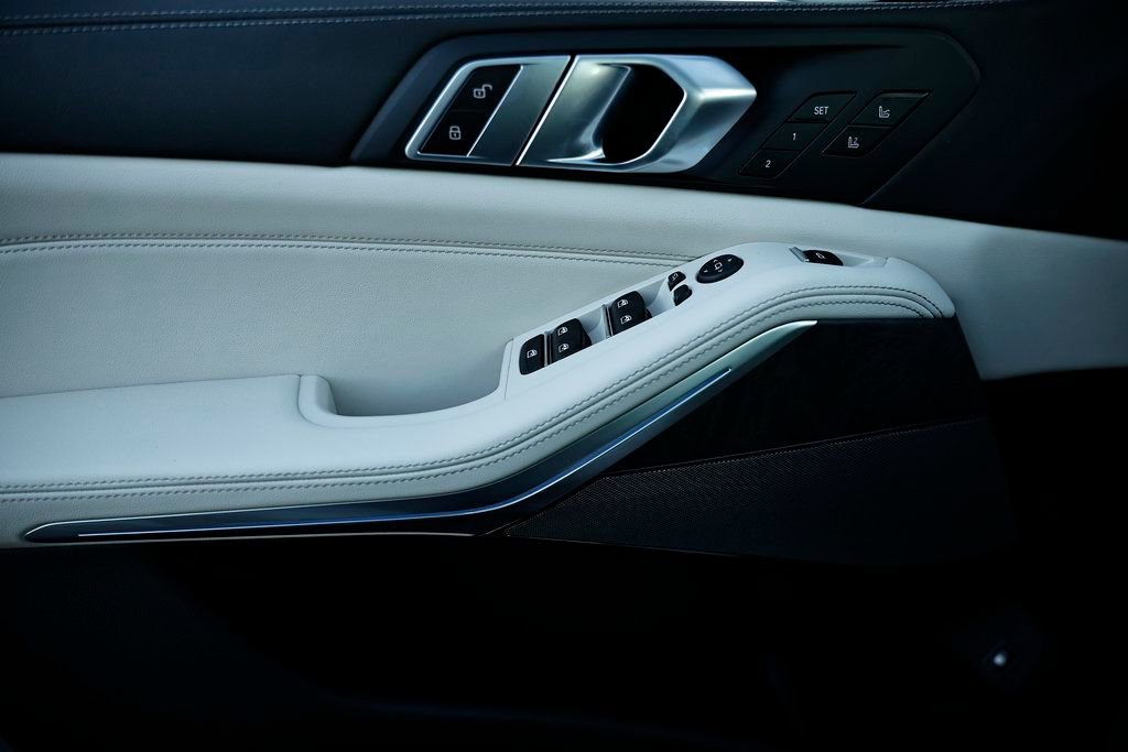 New 2026 BMW X5 xDrive50e w/ Executive Package image 15