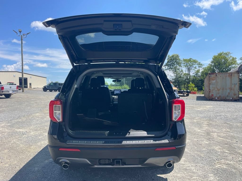 Used 2022 Ford Explorer XLT w/ Equipment Group 202A AWD/4WD image 13