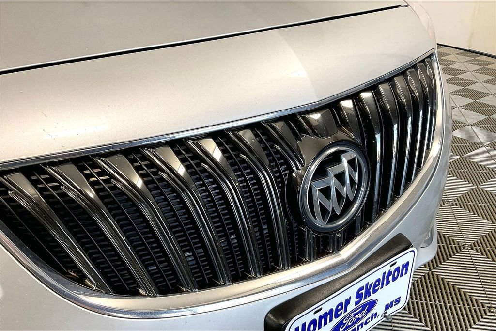 Used 2017 Buick Regal Sport Touring image 28