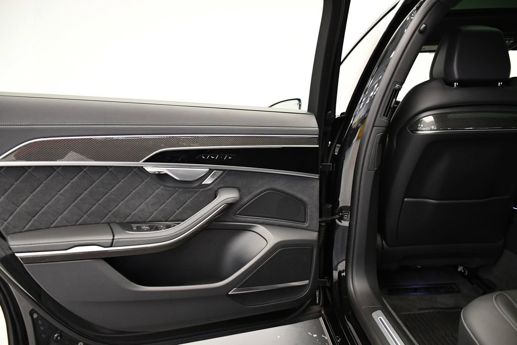 Used 2025 Audi S8 image 37