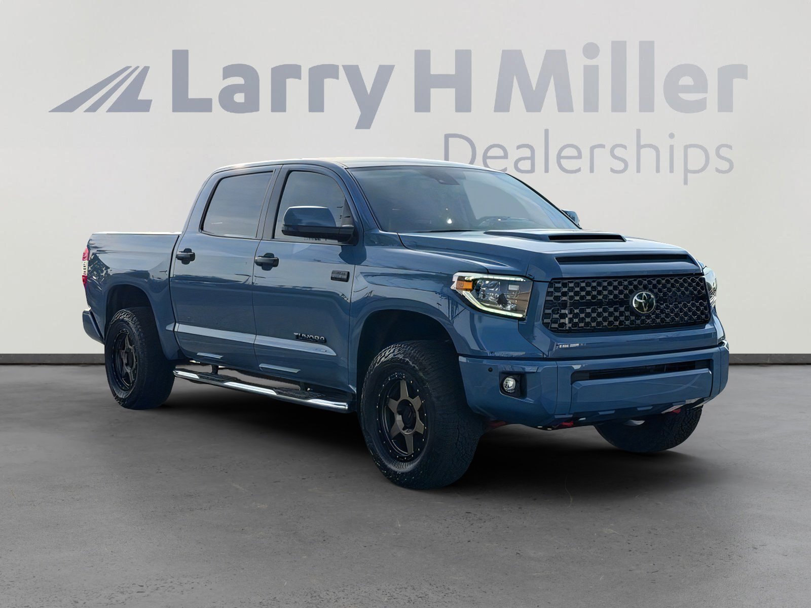 Used 2020 Toyota Tundra SR5 w/ TRD Sport Package AWD/4WD image 8