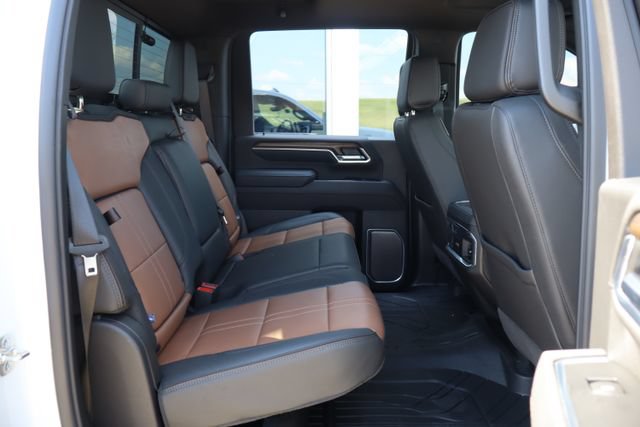 Used 2026 Chevrolet Silverado 2500 High Country w/ High Country Premium Package AWD/4WD image 37
