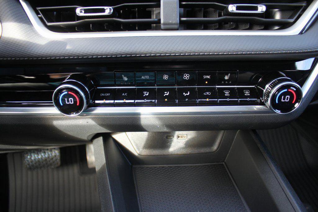 New 2026 Chevrolet Equinox LT w/ Convenience Package II image 15