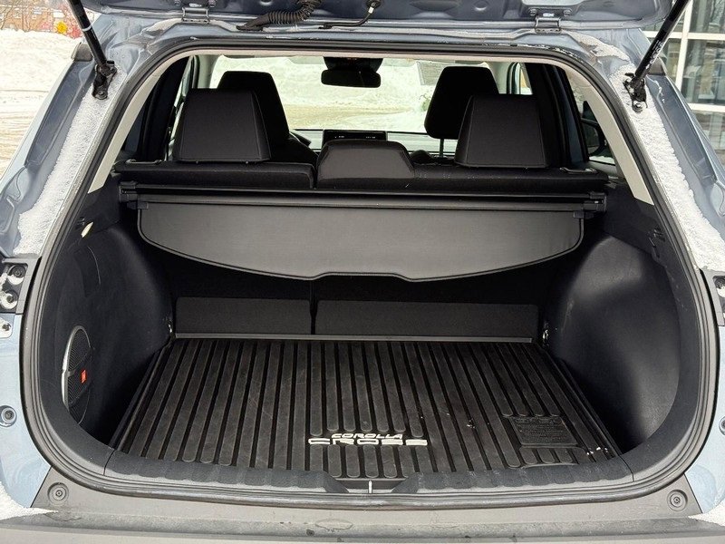 Used 2024 Toyota Corolla Cross LE image 9