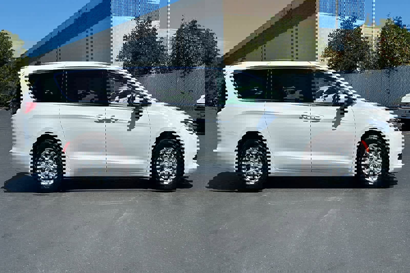 Used 2022 Chrysler Voyager LX w/ Fleet Security Group image 6