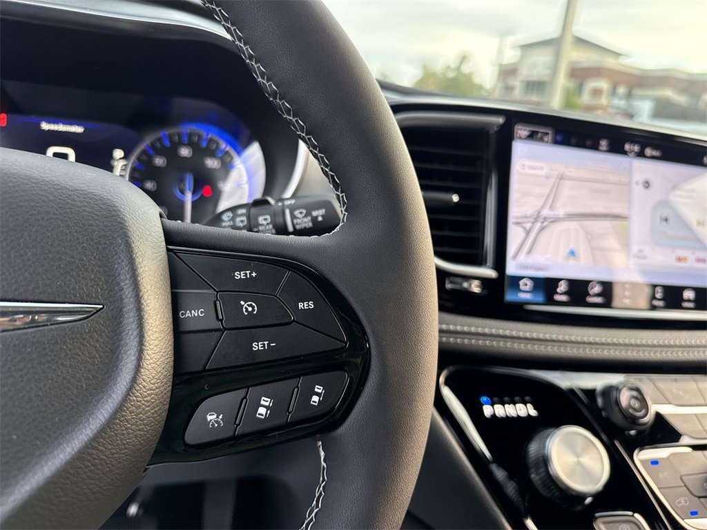 New 2026 Chrysler Pacifica Limited w/ S Appearance Package image 16